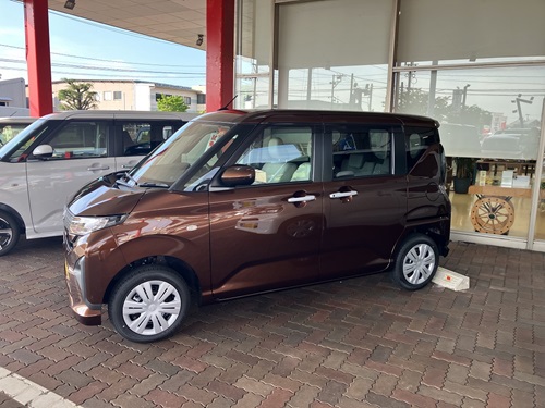 新型ムーヴX試乗車の横顔